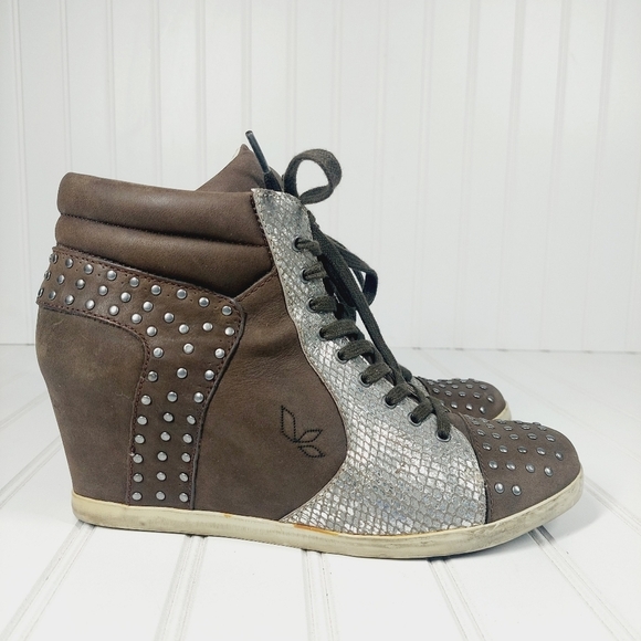 KOOLABURRA UGG Tan Leather Studded Wedge Sneakers Booties E511 - Picture 7 of 14